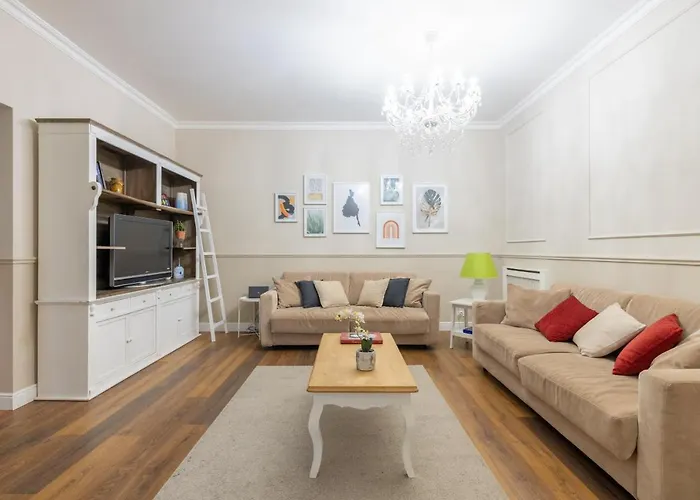 Charming With Patio A Few Steps From Colosseum