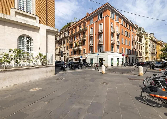Charming With Patio A Few Steps From Colosseum